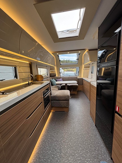 Adria Alpina 583 LP **SE PRIS** **SOM NY** **ALDE** 27 of 30
