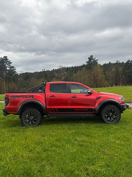 Ford Ranger Raptor 2 of 12