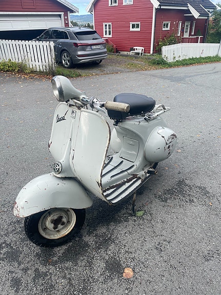 Vespa Douglas Bristol 2 of 15