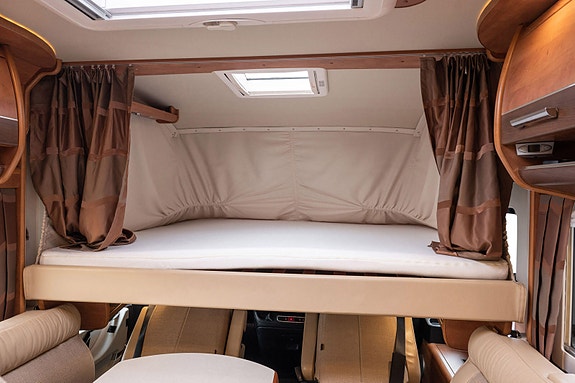 Carthago CHIC C-LINE XL 5,8Q 3l / 177hk I Hydr. bein I Aircon I Automat 3 of 30