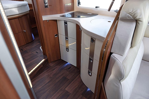 Carthago Chic E-line I51 QB Aut. I Støttebein I Aircondition 12 of 30