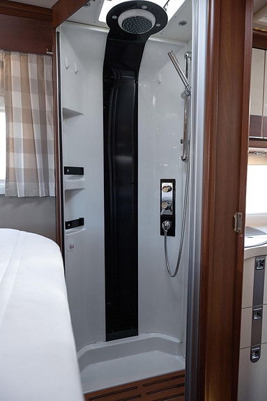 Carthago Chic E-line I51 QB Aut. I Støttebein I Aircondition 17 of 30