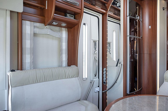 Carthago Chic E-line I51 QB Aut. I Støttebein I Aircondition 9 of 30