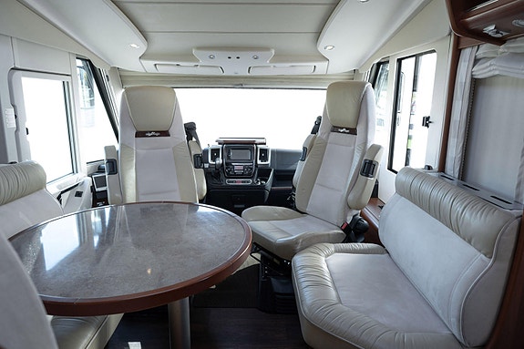 Carthago Chic E-line I51 QB Aut. I Støttebein I Aircondition 2 of 30