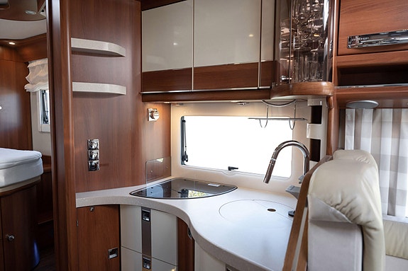 Carthago Chic E-line I51 QB Aut. I Støttebein I Aircondition 11 of 30
