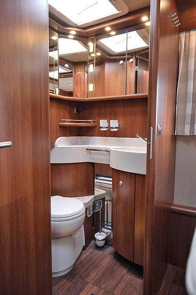 Carthago Chic E-line I51 QB Aut. I Støttebein I Aircondition 14 of 30