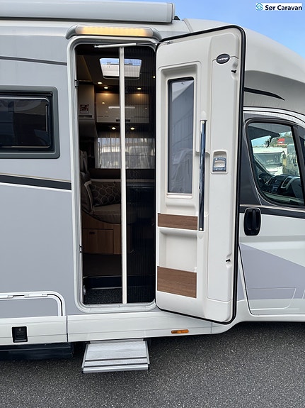 Carthago C-Tourer T 143 LE 9 of 30