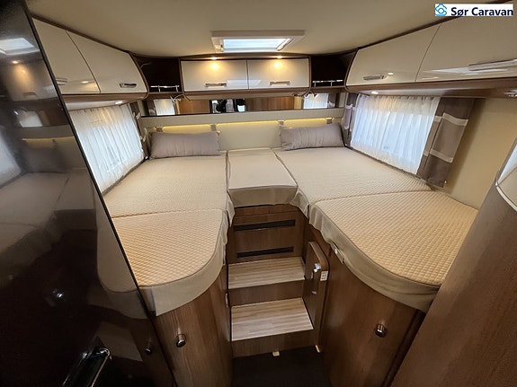 Carthago C-Tourer T 143 LE 26 of 30