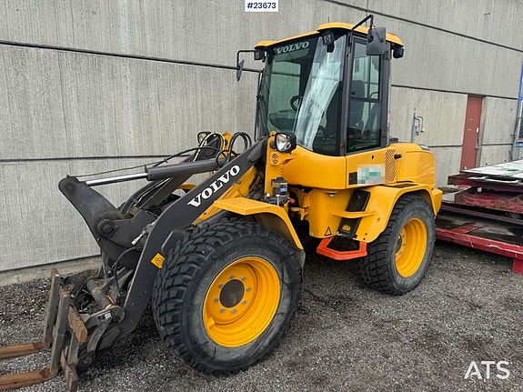 Volvo  L30GS Hjullaster m/ skuffe, pallegaffel og skjær - 1700 timer 6 of 30