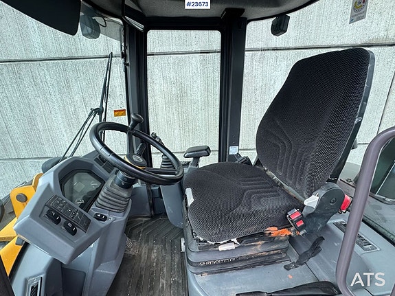Volvo  L30GS Hjullaster m/ skuffe, pallegaffel og skjær - 1700 timer 13 of 30
