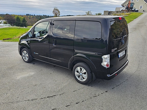 Nissan e-NV200 3 of 22