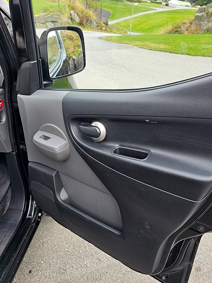 Nissan e-NV200 11 of 22