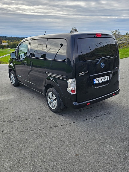 Nissan e-NV200 4 of 22