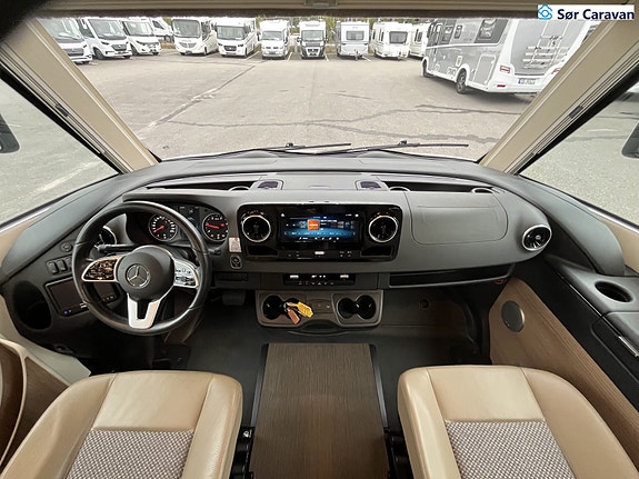 Carthago C-Tourer I 150 QB. Mercedes Benz 7 of 30
