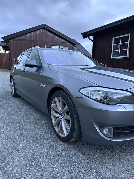 BMW 525d 2 of 9