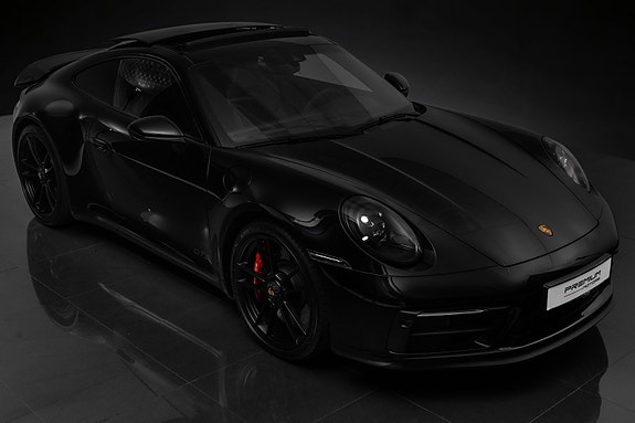 Porsche 911 Carrera 4 GTS 2 of 30