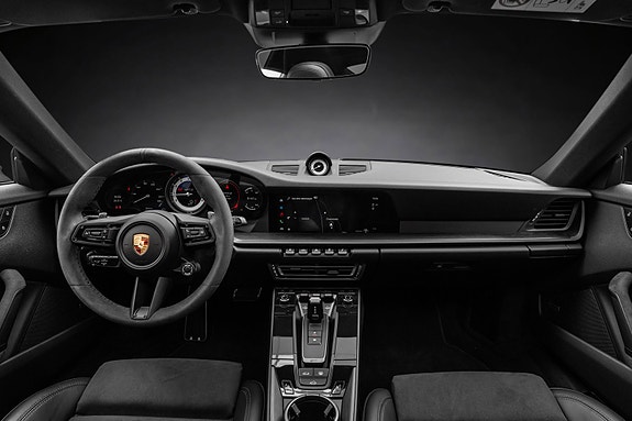 Porsche 911 Carrera 4 GTS 29 of 30