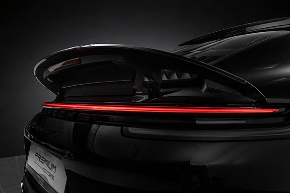 Porsche 911 Carrera 4 GTS 15 of 30