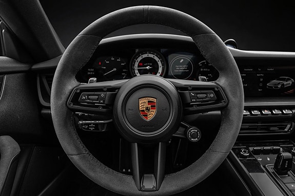 Porsche 911 Carrera 4 GTS 30 of 30