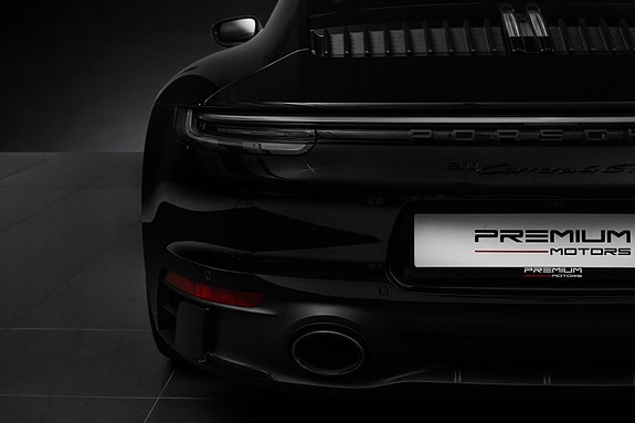 Porsche 911 Carrera 4 GTS 10 of 30
