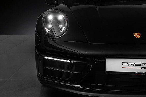 Porsche 911 Carrera 4 GTS 6 of 30