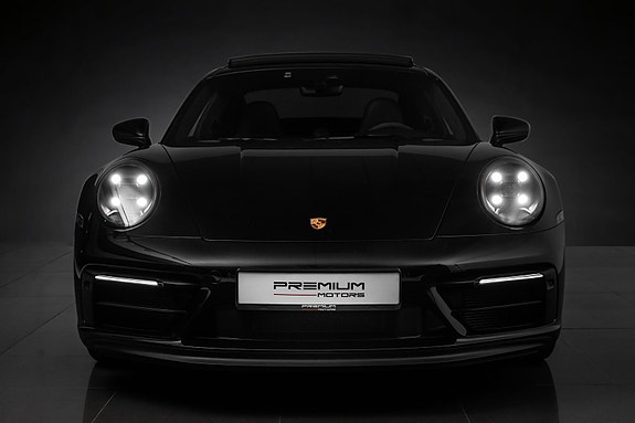 Porsche 911 Carrera 4 GTS 5 of 30