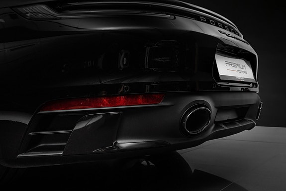 Porsche 911 Carrera 4 GTS 12 of 30