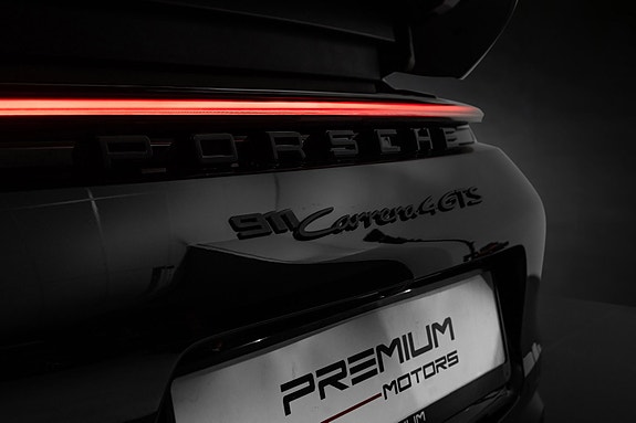 Porsche 911 Carrera 4 GTS 14 of 30
