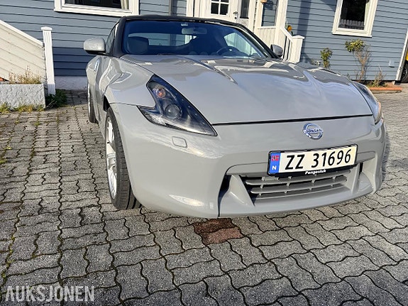 Nissan 370 Z 2 of 15