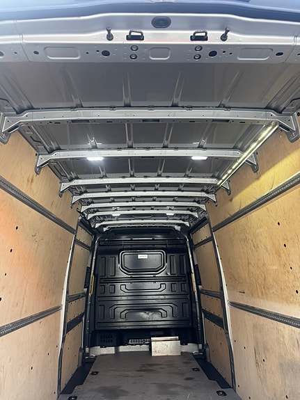 Volkswagen Crafter 35 18 of 28