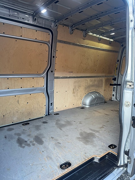 Volkswagen Crafter 35 23 of 28