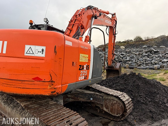 Hitachi Zx225 8 of 30