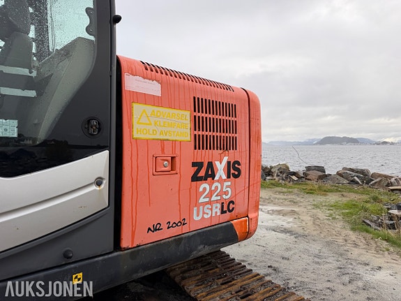 Hitachi Zx225 7 of 30
