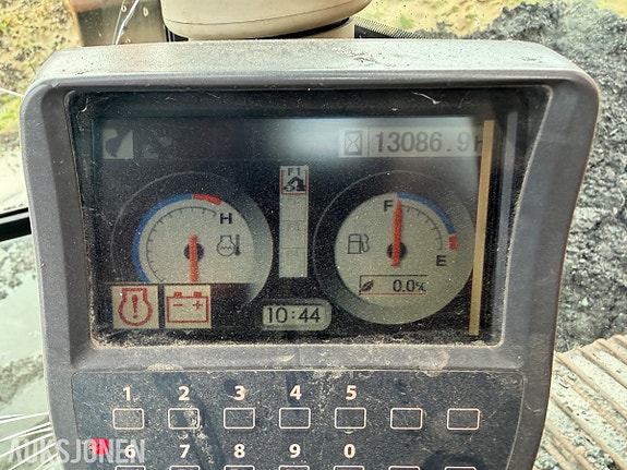 Hitachi Zx225 23 of 30