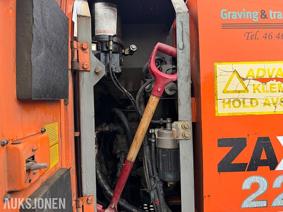 Hitachi Zx225 9 of 30