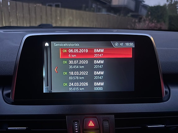 BMW 225xe 26 of 27