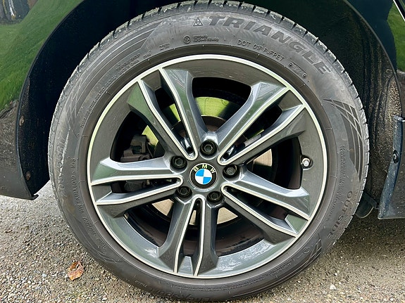 BMW 225xe 10 of 27