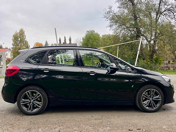 BMW 225xe 4 of 27