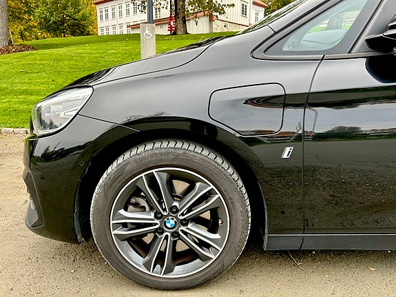 BMW 225xe 8 of 27
