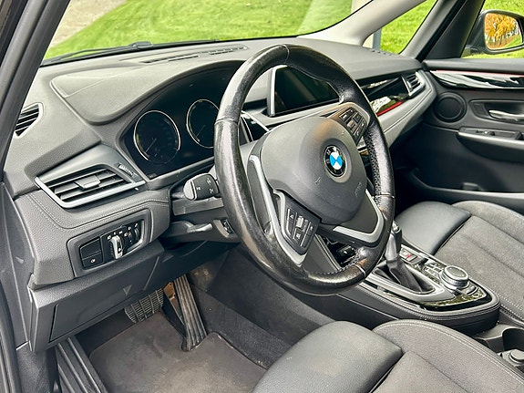 BMW 225xe 13 of 27