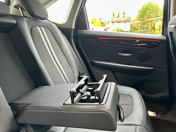 BMW 225xe 21 of 27