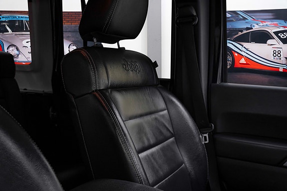 Jeep Wrangler 17 of 30