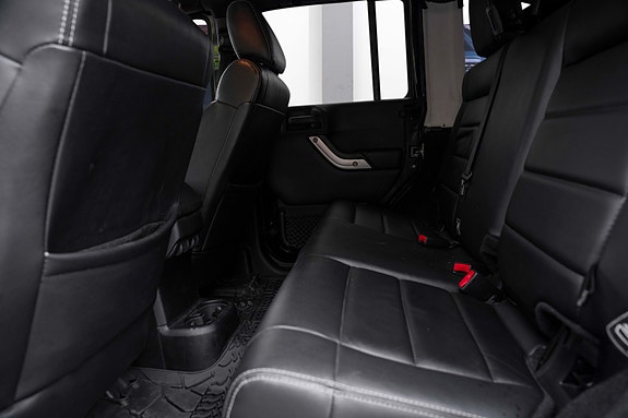 Jeep Wrangler 29 of 30