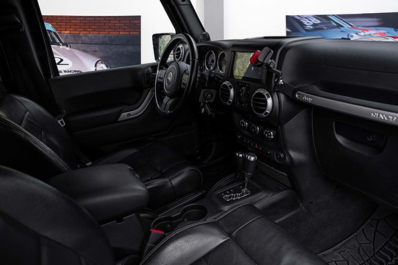Jeep Wrangler 15 of 30
