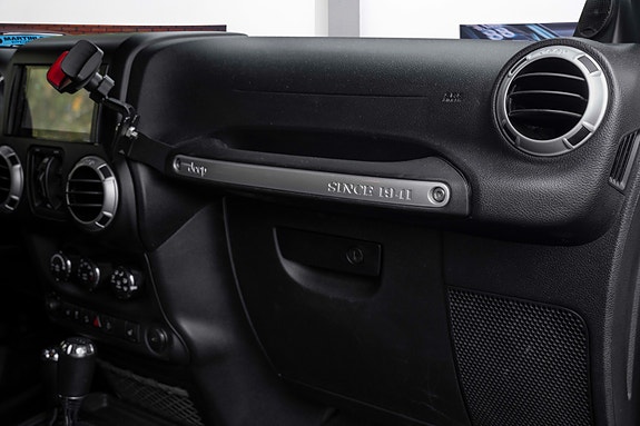 Jeep Wrangler 28 of 30
