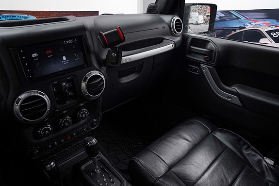 Jeep Wrangler 22 of 30