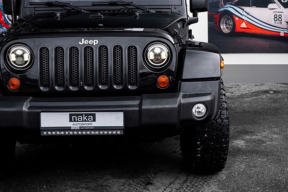 Jeep Wrangler 4 of 30