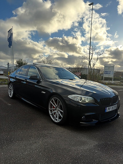 BMW 525d 2 of 30