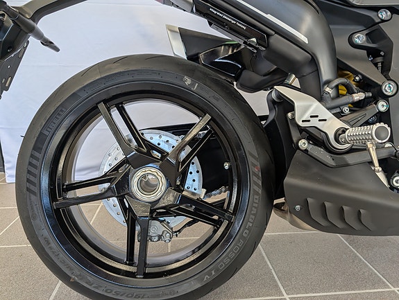 QJ Motor SRK921 - Brutal Streetfighter! 25 of 30