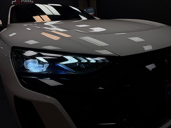 Audi e-tron GT 26 of 30